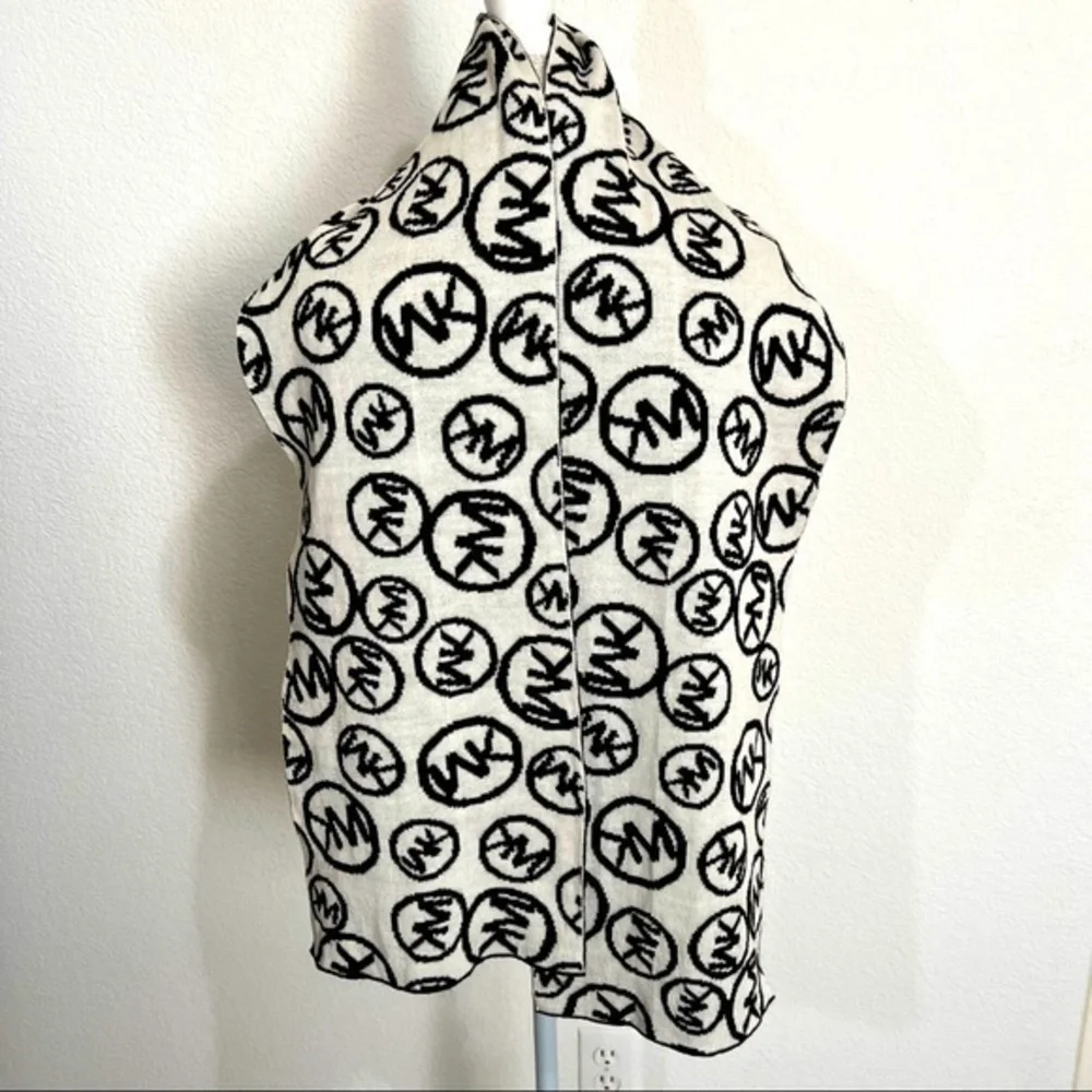 Michael Kors MK Black & White Off White Circle Logo Signature Scarf Reversible